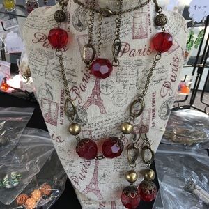 HANDCRAFTED NECKLACE SET